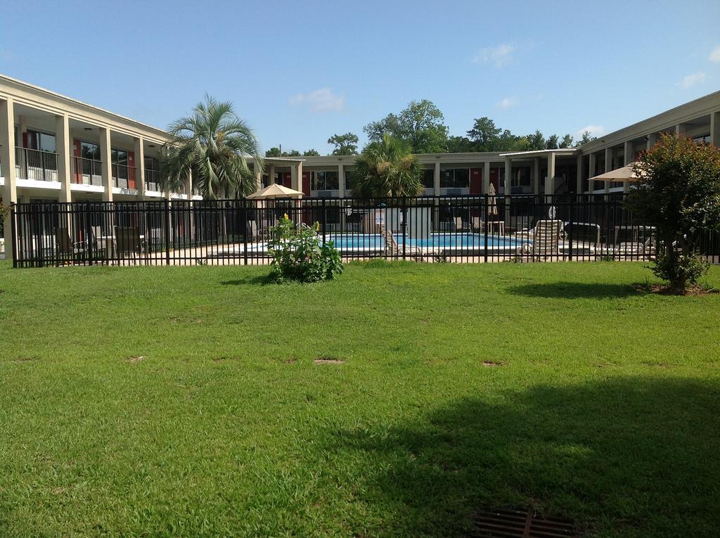 Days Inn By Wyndham Tallahassee-Government Center Extérieur photo